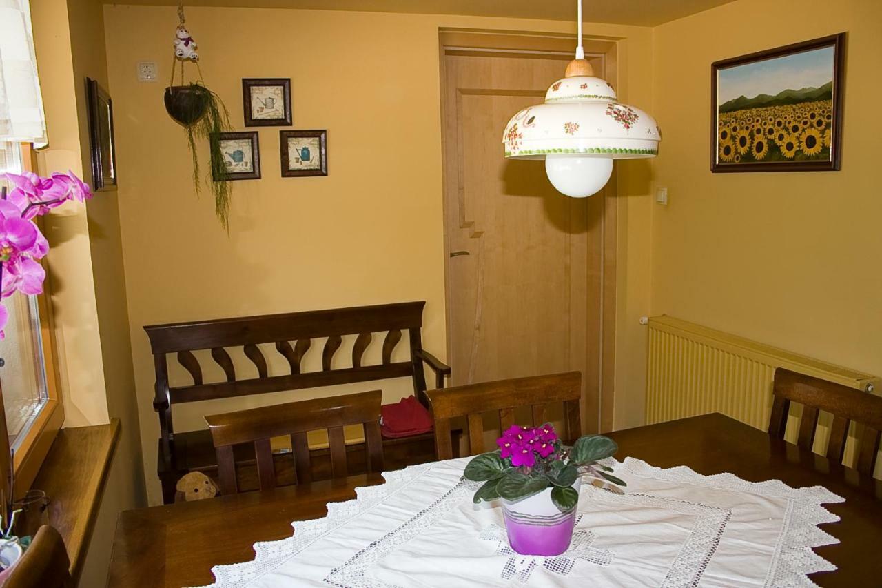 Apartma Obrh Smarjeske Toplice Exterior foto